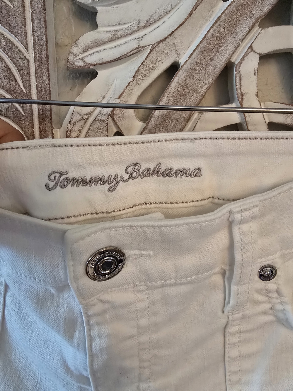 Tommy Bahama Women's Ella Twill Denim White Stretch Shorts 6 Frayed Hem - Picture 6 of 9